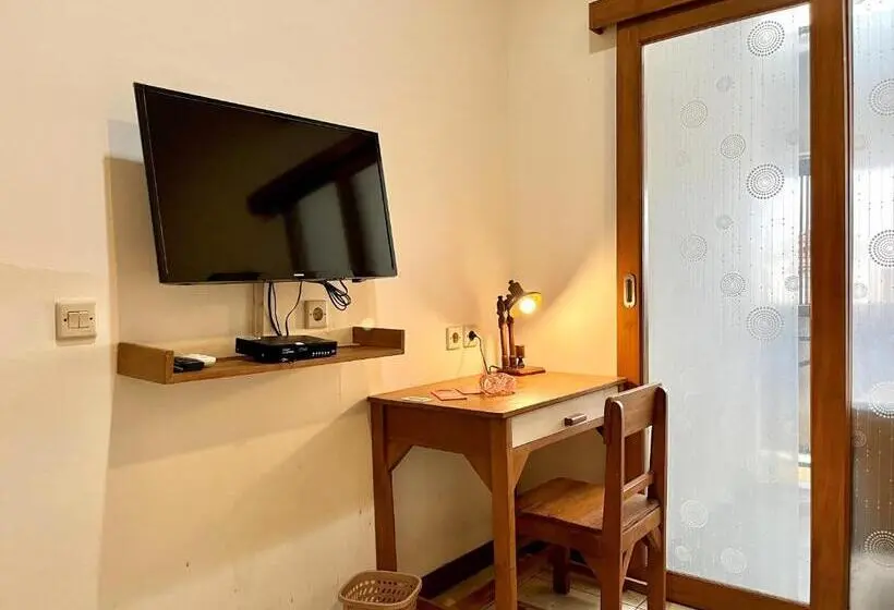 Deluxe Zimmer, Reddoorz At Mystays Pemuda Cepu Blora