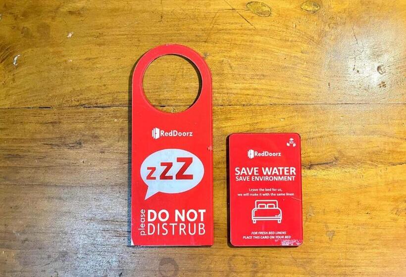 חדר דלוקס, Reddoorz At Mystays Pemuda Cepu Blora