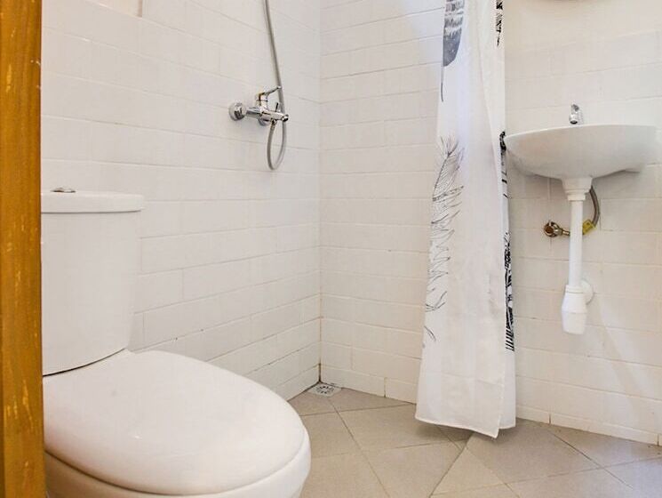 חדר דלוקס, Reddoorz At Mystays Pemuda Cepu Blora