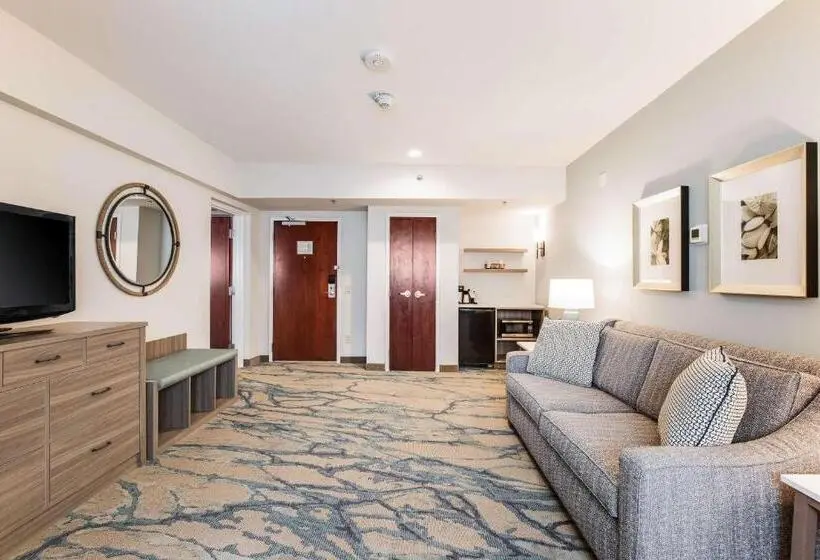 キングサイズベッドのスイートルーム, Heidel House Hotel And Conference Center, Ascend Hotel Collection
