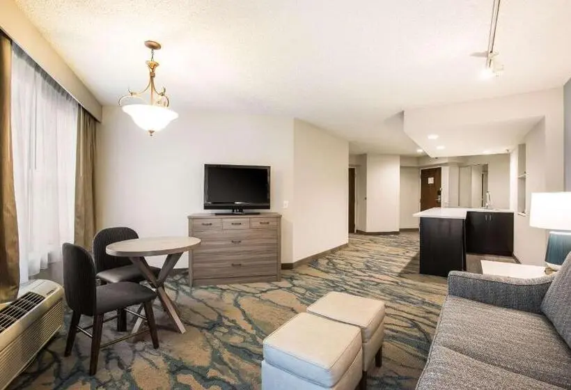 スーペリアースイート, Heidel House Hotel And Conference Center, Ascend Hotel Collection