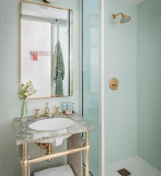 חדר סטנדרט מותאם לאדם עם מוגבלויות, The Goodtime Hotel, Miami Beach A Tribute Portfolio