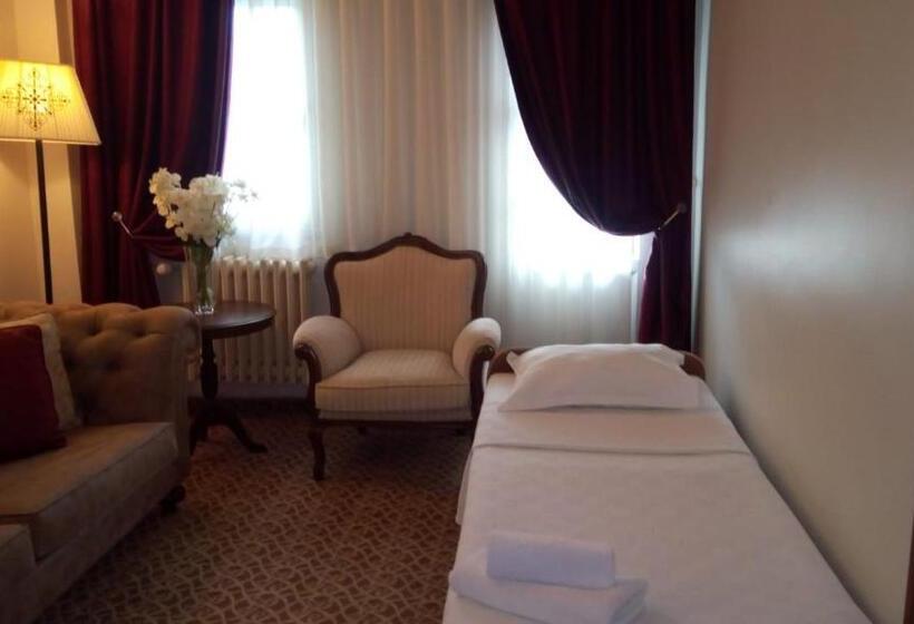 جناح عائلي, Kosdere