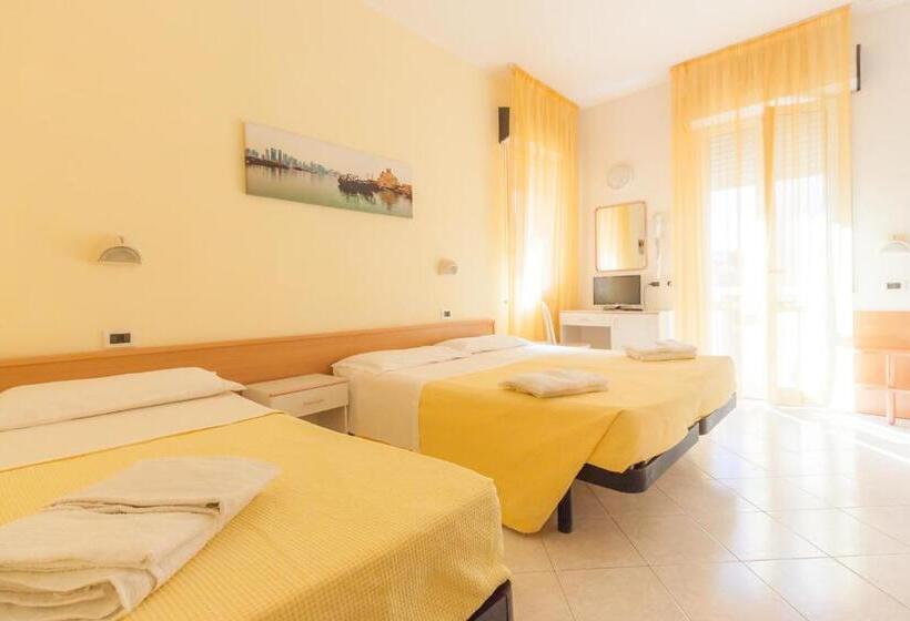 اتاق استاندارد سه نفره, Paola Garden