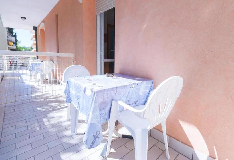 اتاق استاندارد سه نفره, Paola Garden