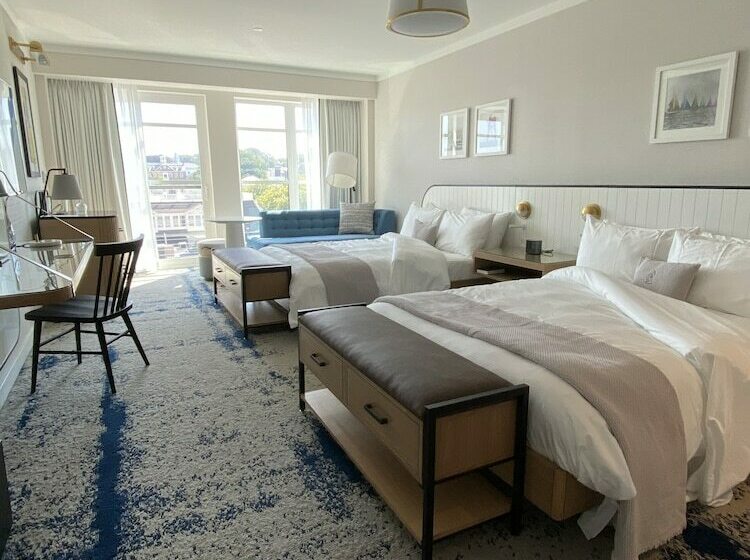 스탠다드 룸 더블 침대 2개, The Brenton