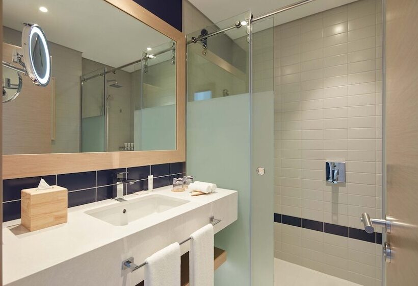 디럭스 룸 측면 바다 전망, Vida Beach Resort Umm Al Quwain