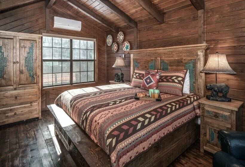 کابین, Midtown Riverfront