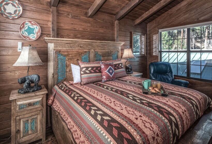 کابین, Midtown Riverfront