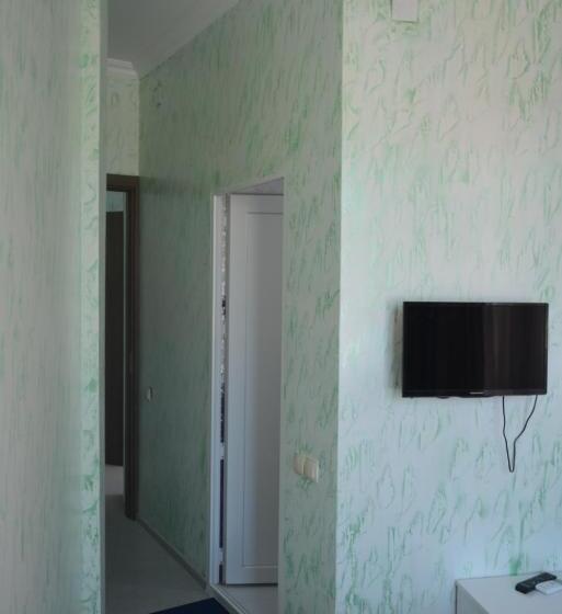 اتاق اکونومی یک تخته, Niks