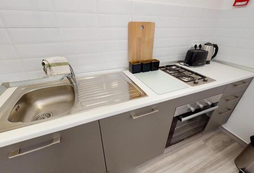 استودیوی لوکس, Block