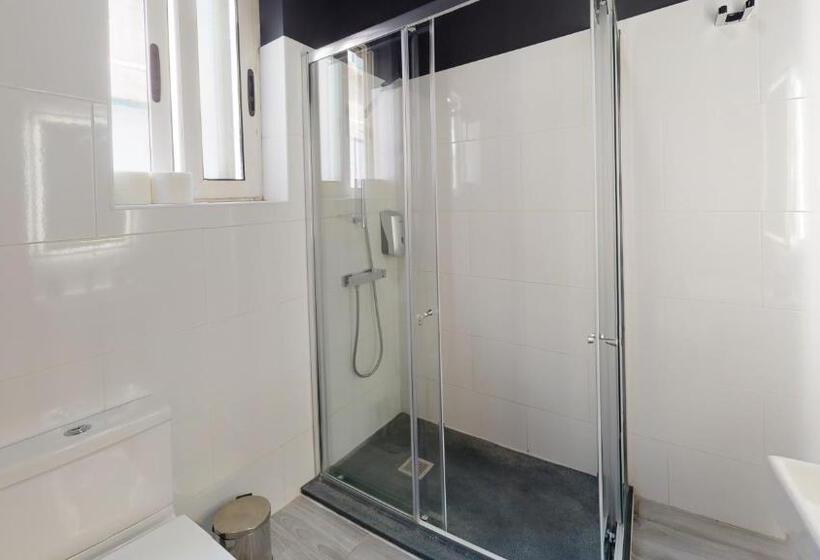 اتاق لوکس با بالکن, Block