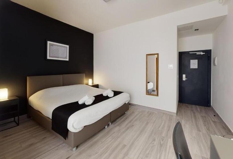 اتاق لوکس با بالکن, Block