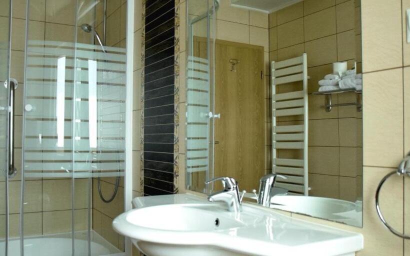 디럭스 룸, Ambient