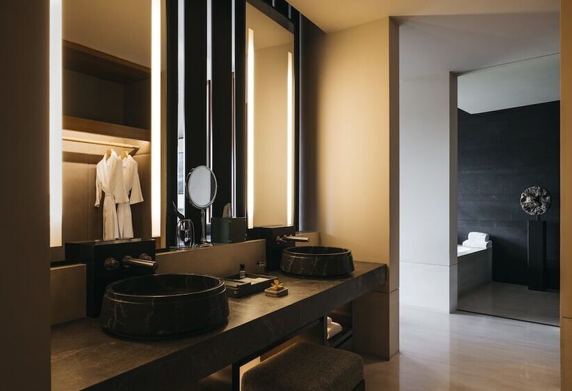 اتاق پرمیوم با چشمانداز دریا, Capella Singapore