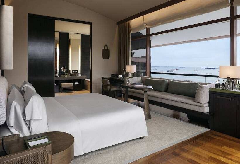 اتاق پرمیوم با چشمانداز دریا, Capella Singapore