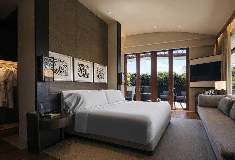 اتاق استاندارد با چشمانداز دریا, Capella Singapore