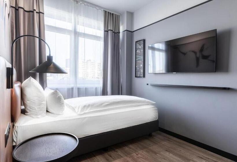 اتاق استاندارد یک نفره, Titanic Comfort Kurfürstendamm