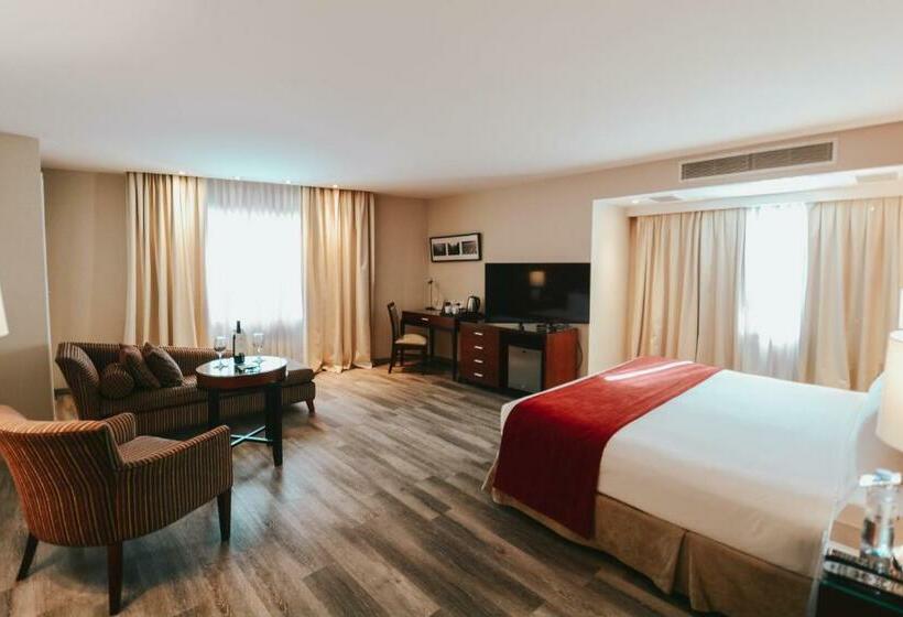 اتاق استاندارد با چشمانداز کوهستان, Diplomatic