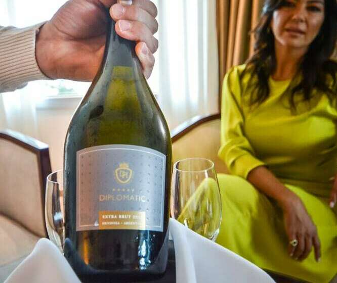 اتاق استاندارد, Diplomatic