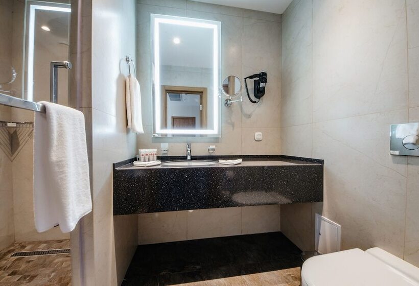 小型套房, Ramada By Wyndham Astana