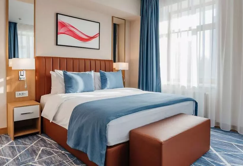 سوییت جونیور, Ramada By Wyndham Astana
