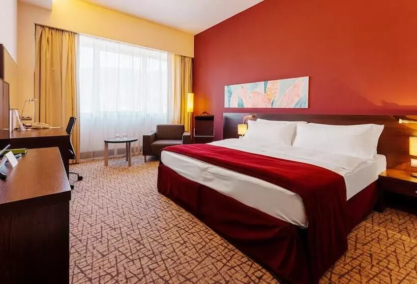 ダブルベッドスタンダードルーム, Holiday Inn Zilina, An Ihg