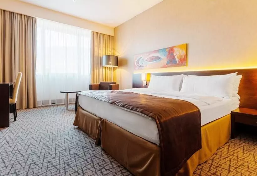 ダブルベッドスタンダードルーム, Holiday Inn Zilina, An Ihg