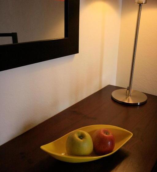 标准间, Hostal Real