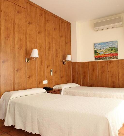 标准间, Hostal Real
