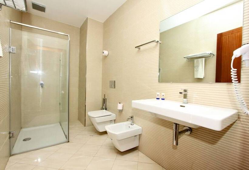 اتاق استاندارد, La Perla