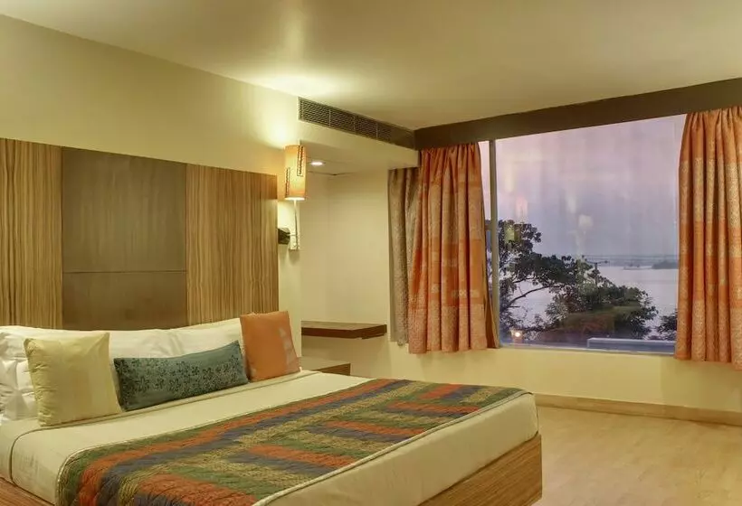 デラックスルーム, Justa Hyderabad