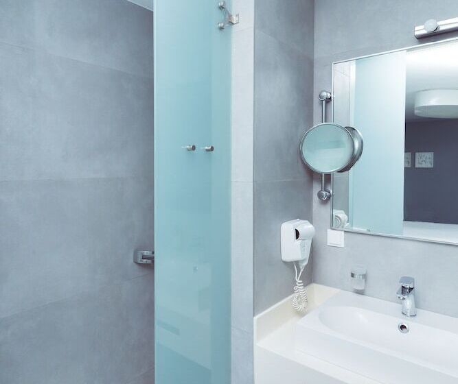 חדר סטנדרט יחיד, Kastro