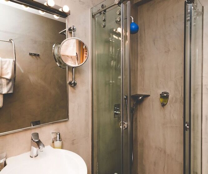 חדר סטנדרט, Kastro