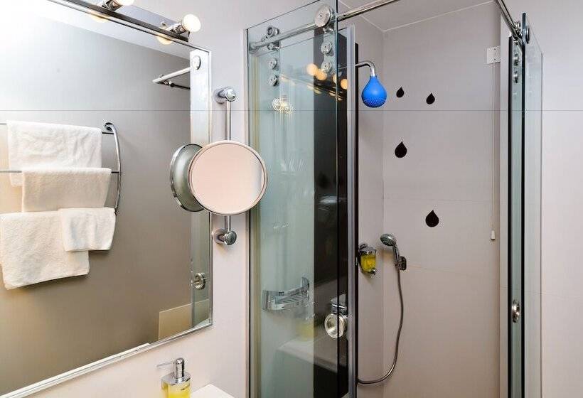 חדר סטנדרט יחיד, Kastro