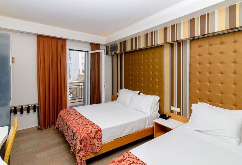 חדר סטנדרט לשלושה, Kastro