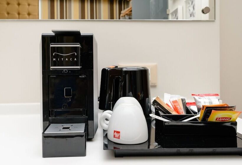 חדר סטנדרט, Kastro