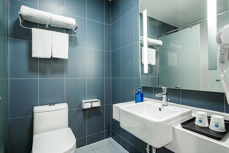 חדר סטנדרט, Kastro