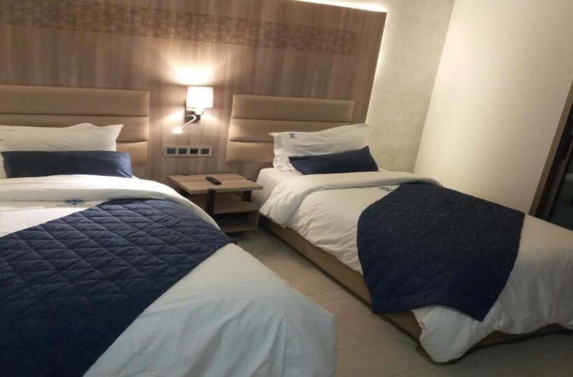 اتاق استاندارد, La Perla