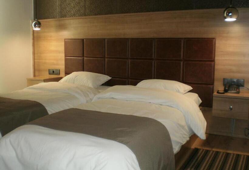 סוויטה, Metropolis