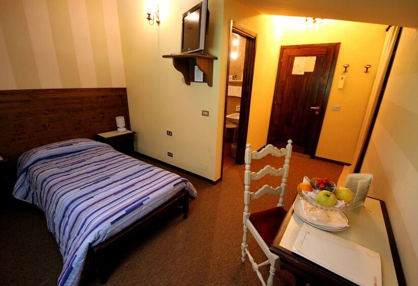 اتاق استاندارد یک نفره, Parè