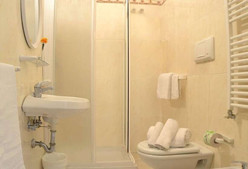 חדר סטנדרט עם מרפסת ונוף לגינה, Prestige