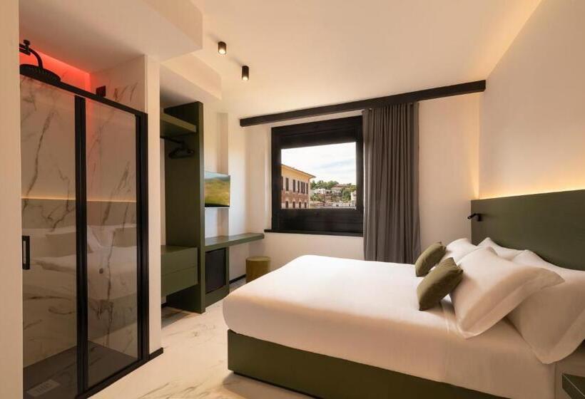 Номер Стандарт, The City