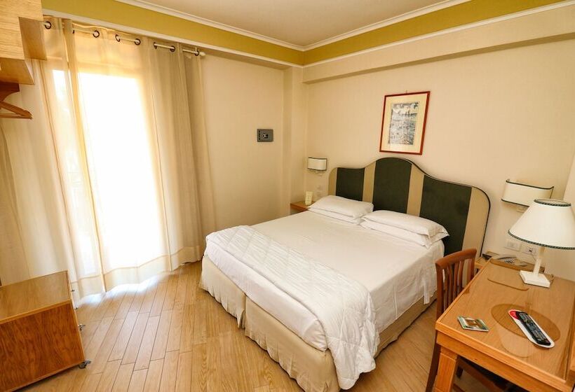 Classic room with balcony, Tourist