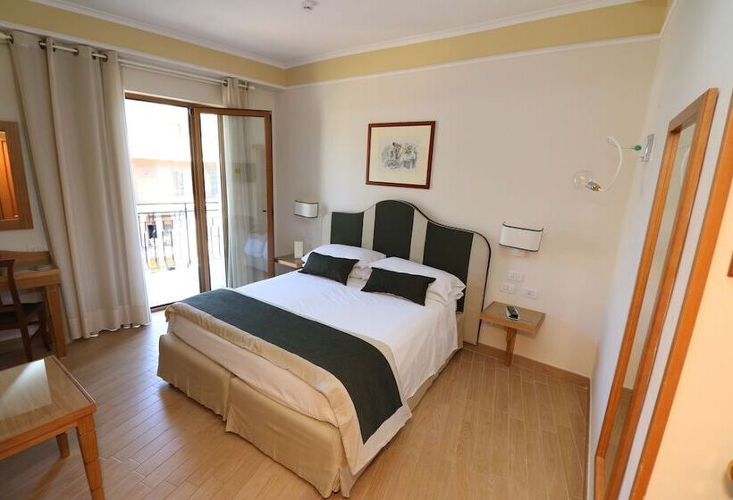 Classic room with balcony, Tourist