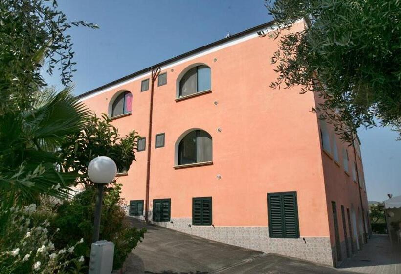 Апартаменты 1 Спальня, Villaggio Mare Blu