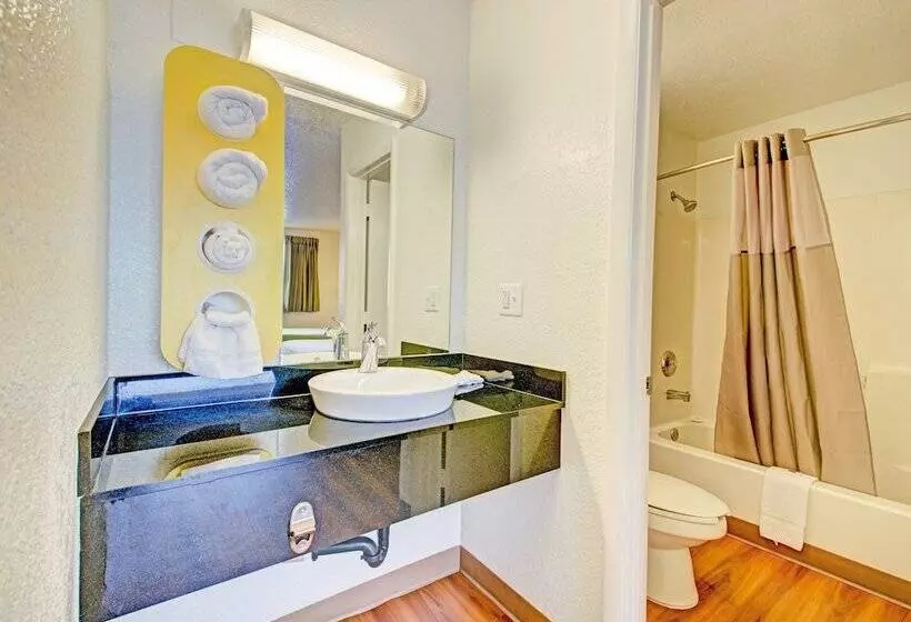 デラックスルーム, Motel 6cocoa Beach, Fl