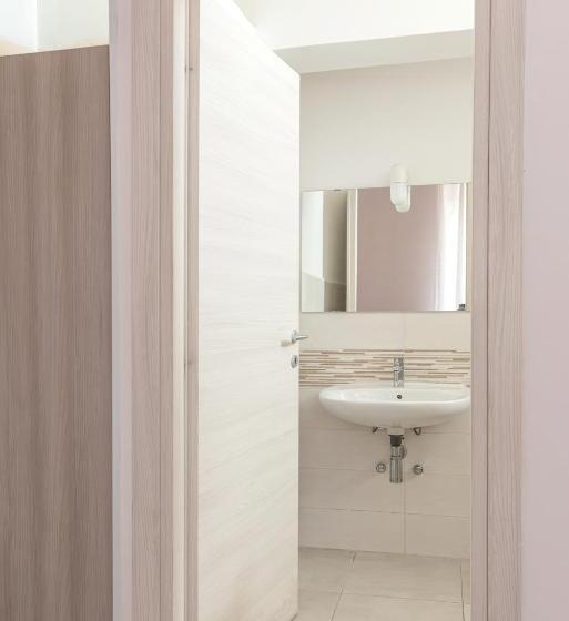 اتاق استاندارد یک نفره, B&b Opuntia