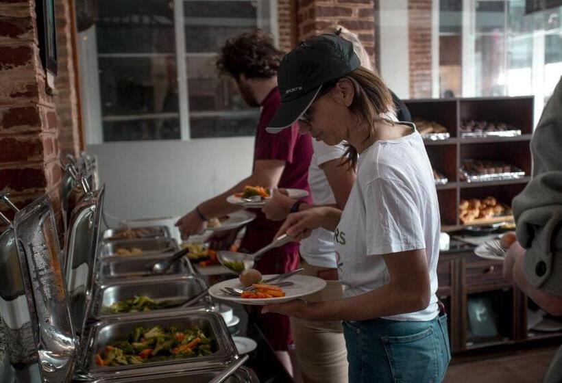 اتاق لوکس سه تخته, Himalayan Suite