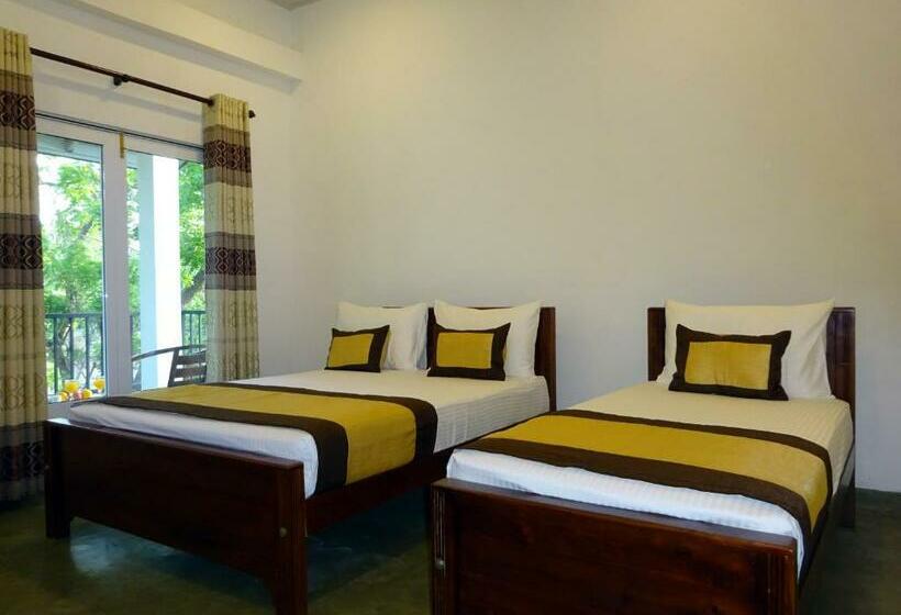 غرفة ديلوكس ثلاثية, Kadulla Resort